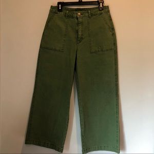 Universal Thread wide leg green jeans.  Size 10/30.  Four pockets.
